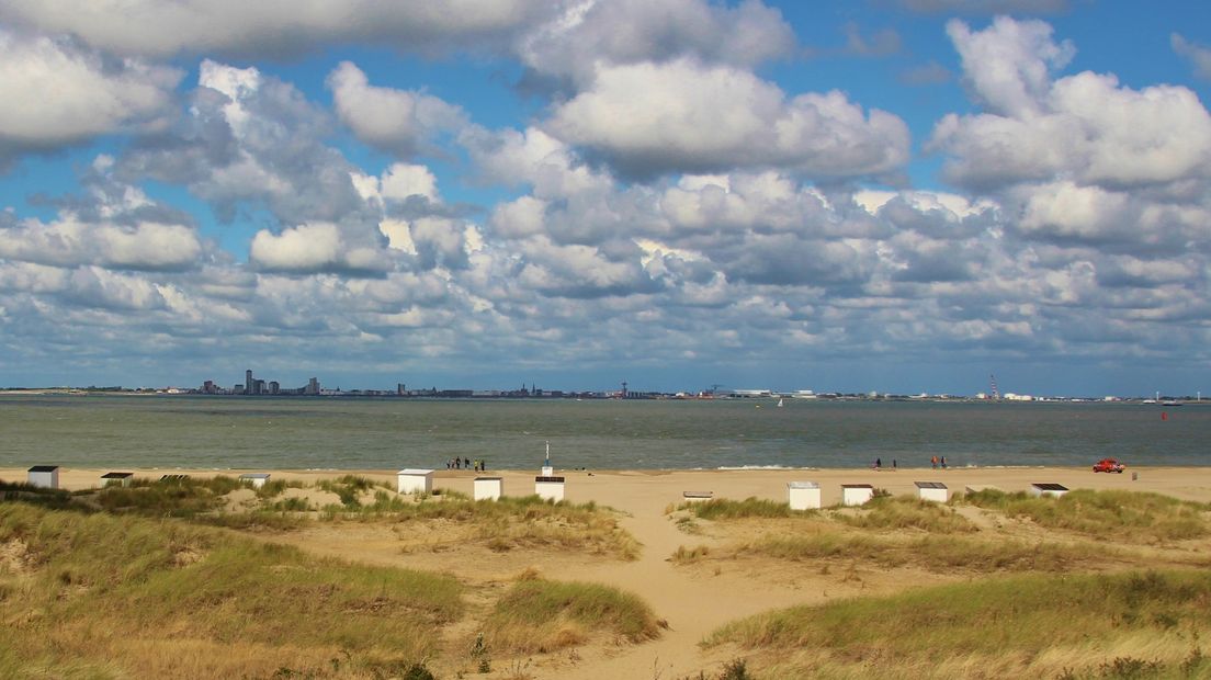 De wolkenlucht bij Breskens