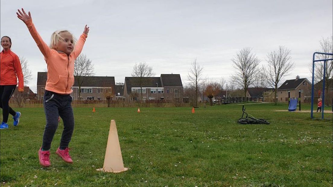 Gymles voor buurkinderen uit Heino