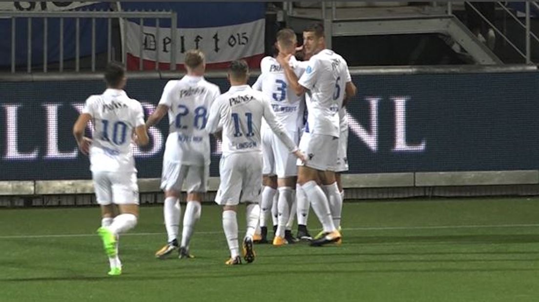 Vitesse heeft zaterdagavond de derde zege van dit seizoen geboekt. Bij Excelsior wonnen de Arnhemmers met 0-3, ondanks een hele matige eerste helft van beide kanten. De tweede helft was Vitesse aanzienlijk beter en kon jeugdspeler Lars ten Teije zelfs zijn debuut maken voor het eerste elftal.