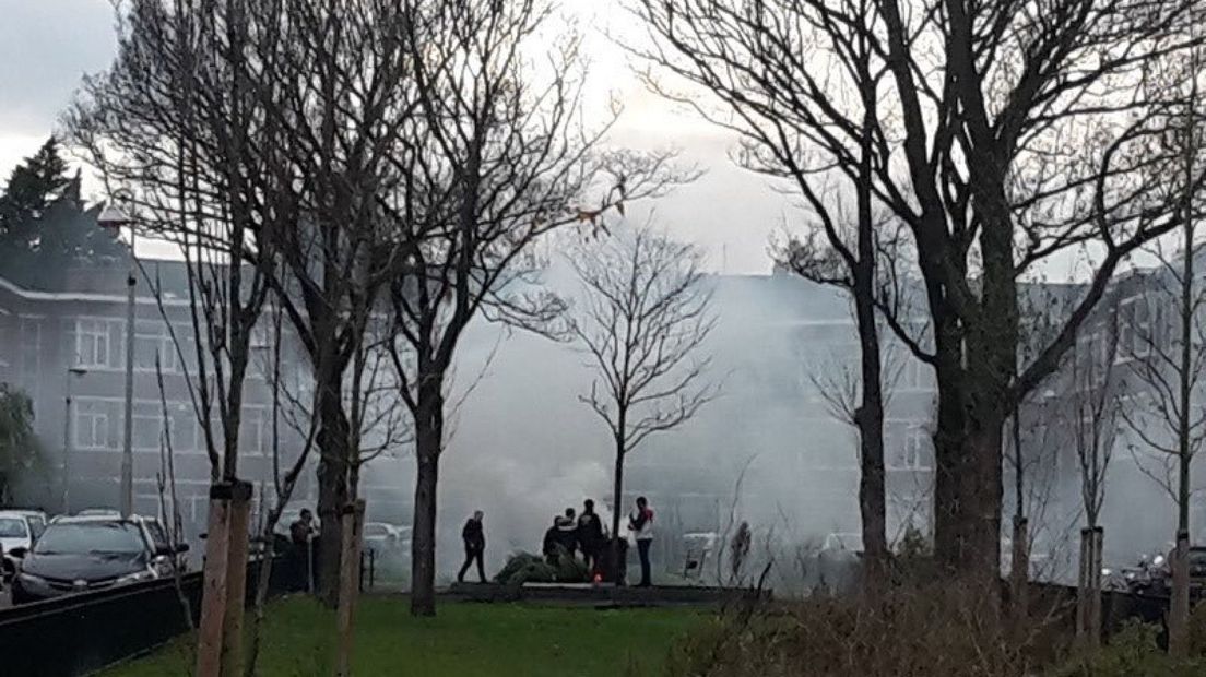 Bewoners bezorgd over vele vuren in Damasstraat in Laak