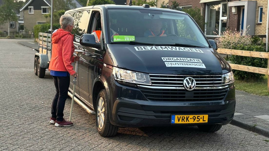 De bezemwagen onderweg