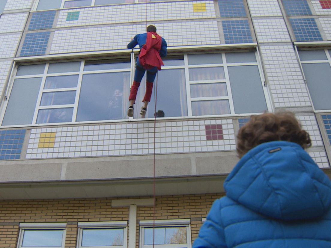 Superhelden op bezoek in het Sophia Kinderziekenhuis