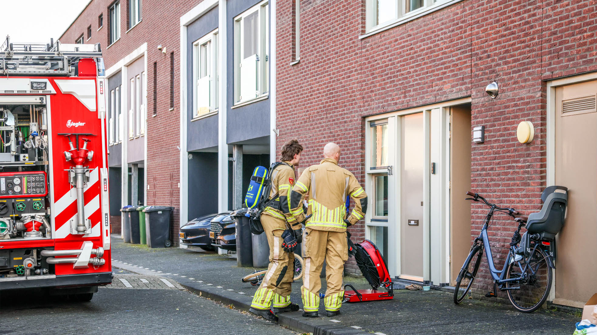 Brandweer breekt deur open voor rokend tosti-apparaat in Nieuwegein