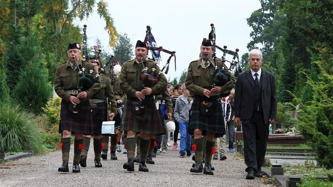 Herdenking Airbornesoldaten in Enschede