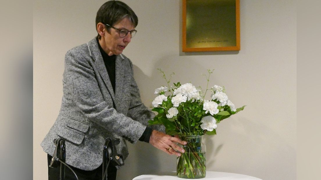 De commissaris van de koning legde vandaag bloemen neer (Rechten: provincie Drenthe)