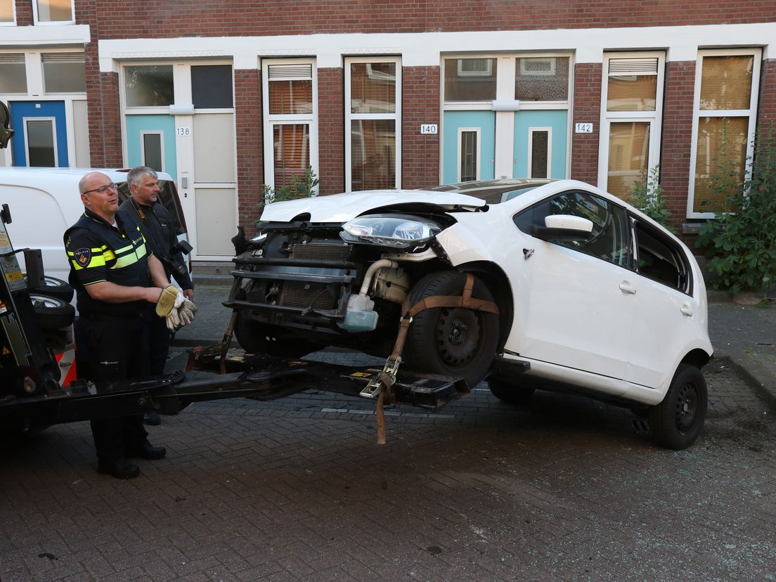 Auto beschadigd bij explosie Bingleystraat (MediaTV)