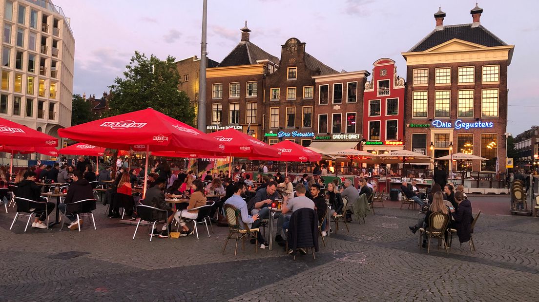 Gaan de terrassen op de Grote Markt snel weer open?