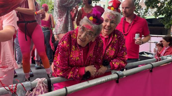 Ans (81) en Nel (84) stralen op Utrecht Pride: 'Onwijs gaaf' Home