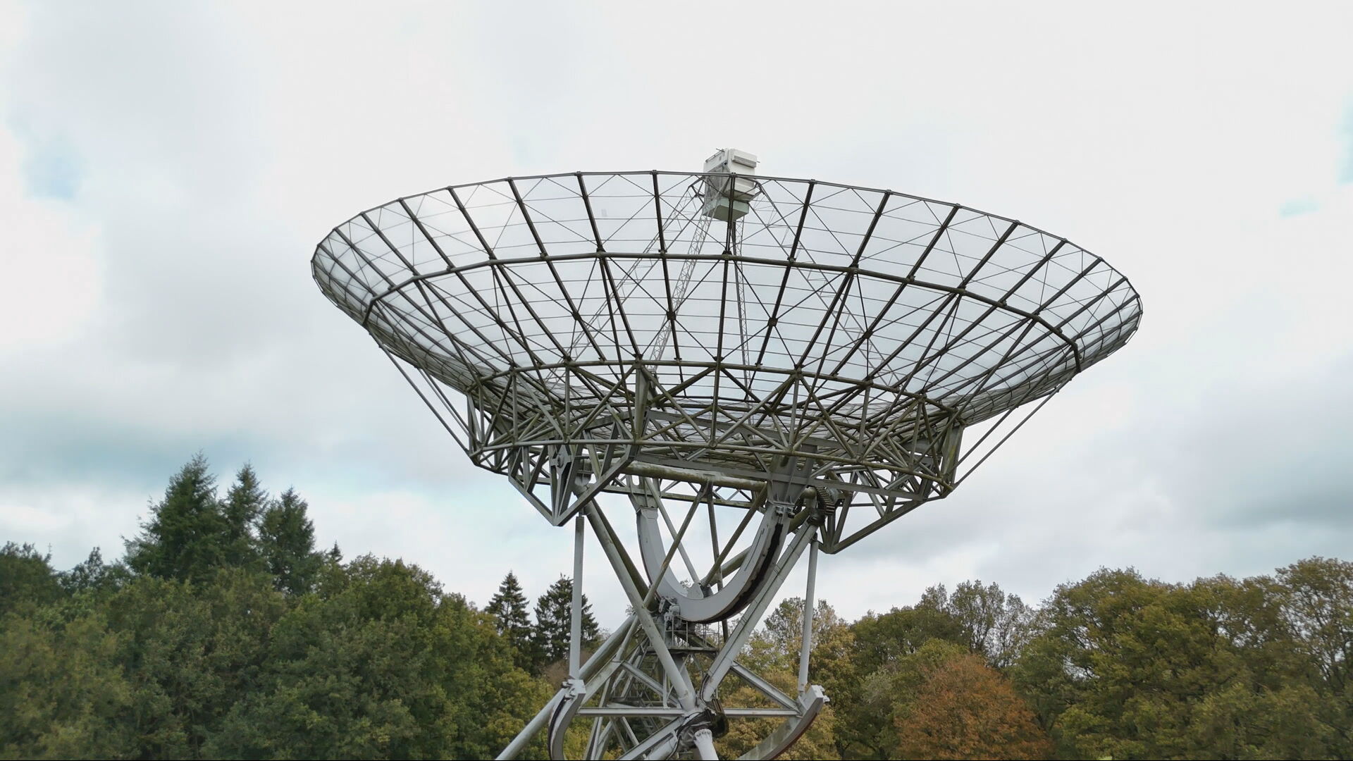 'Gefluister uit het duister' 75 Jaar Astron