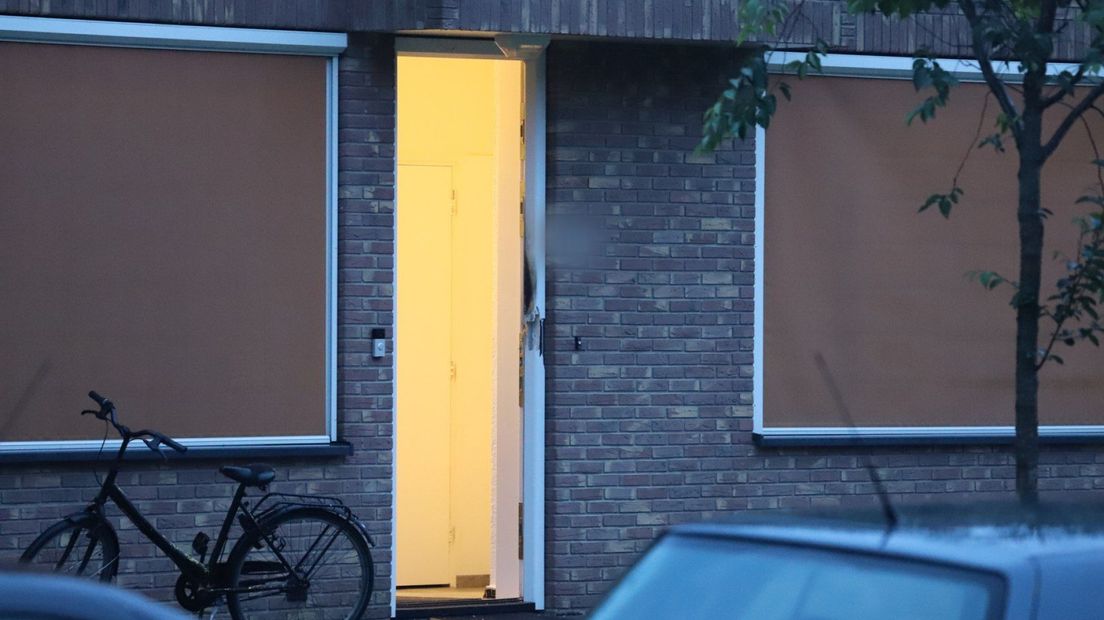 Voordeur weggeblazen bij explosie in Wageningen