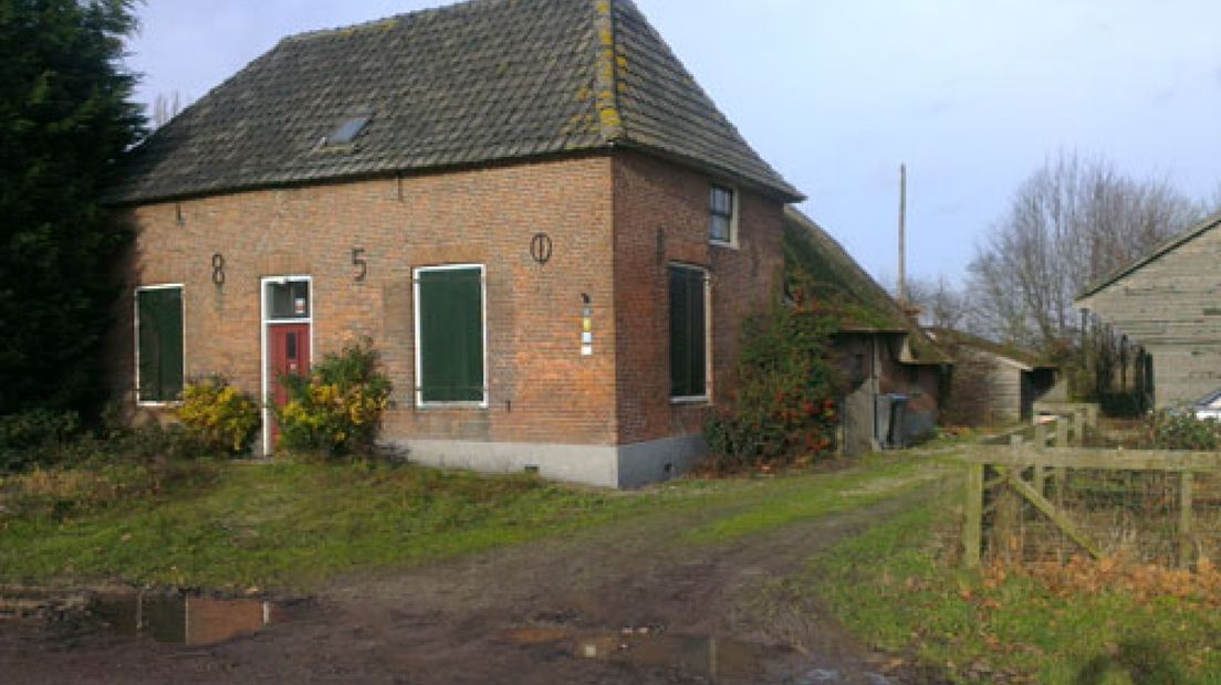 Gratis af te halen: oude boerderij in Echteld