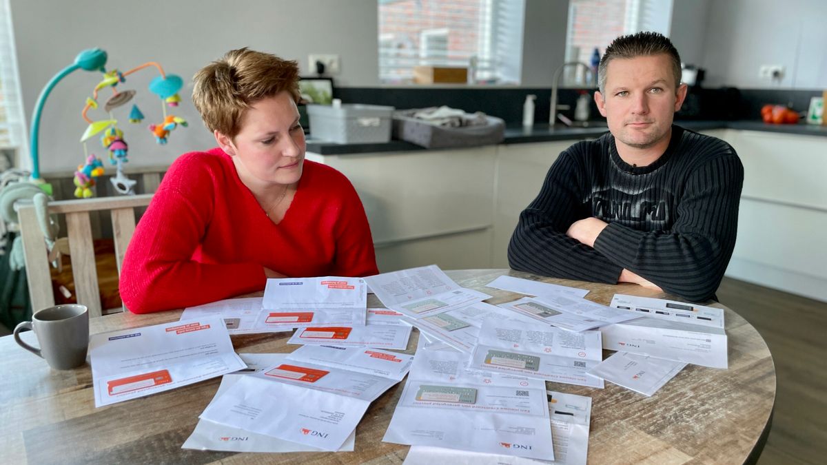 Na tientallen bankpassen krijgt Derk nu ook post van incassobureau: 'Wanneer houdt dit op?'