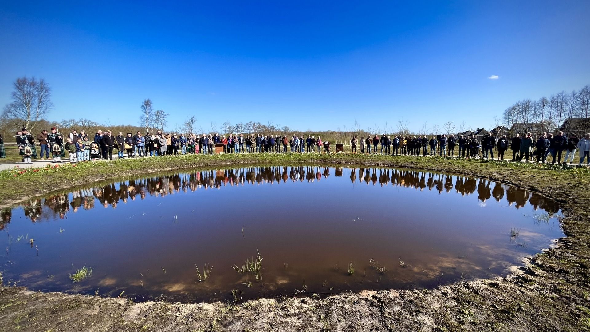 Publiek bij de pingo in het Vrijheidspark