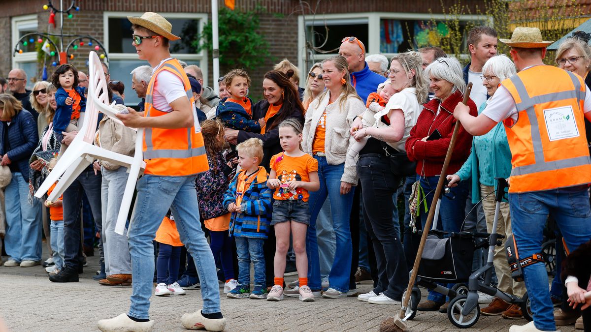 Bekijk hier de foto's van de Oranjeoptocht in Dalfsen