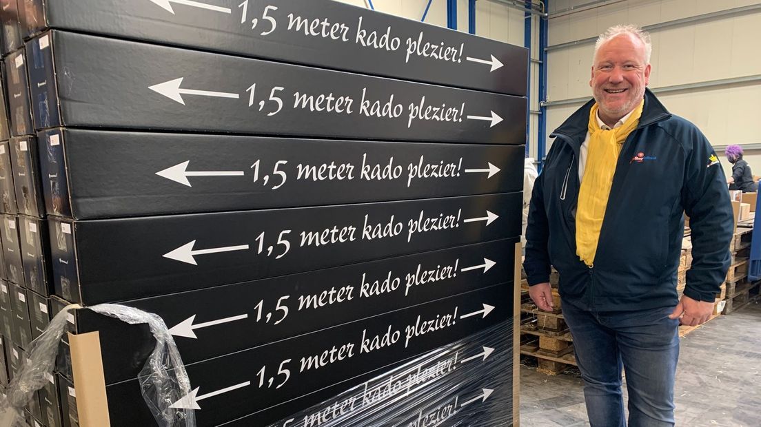 Het is topdrukte voor kerstpakkettenverkoper Jurgen Volmbroek