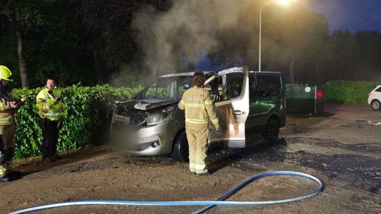 Busje in brand • gewonde bij ernstig ongeval