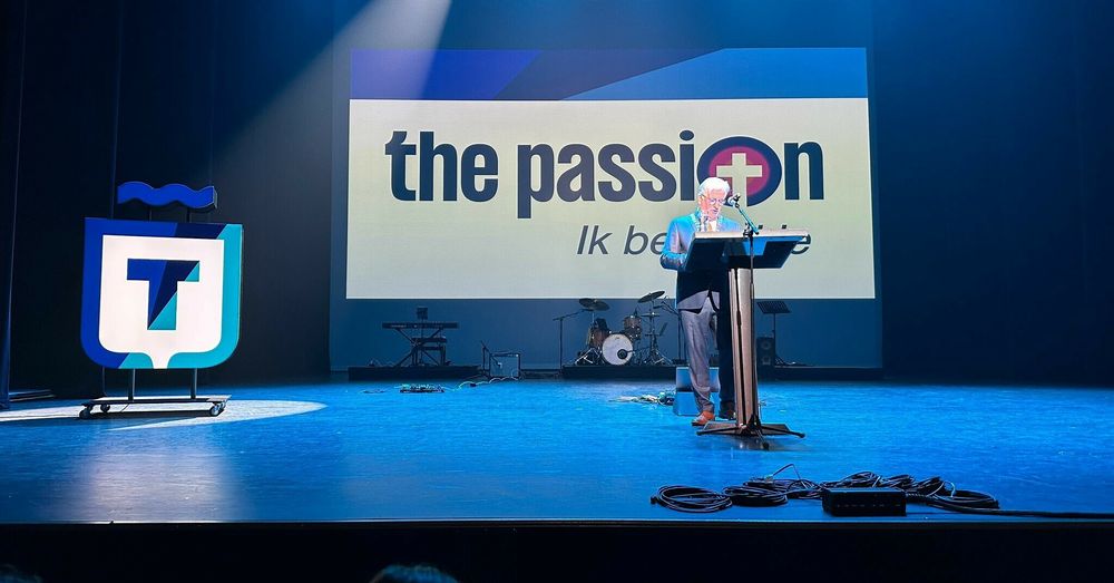 Met trots presenteerde burgemeester Erik van Merrienboer het thema van