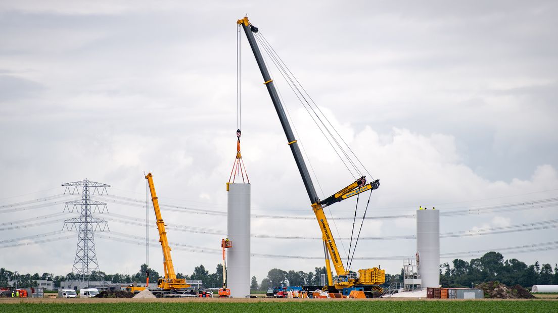 Werkzaamheden aan het Windpark N33 (archief)