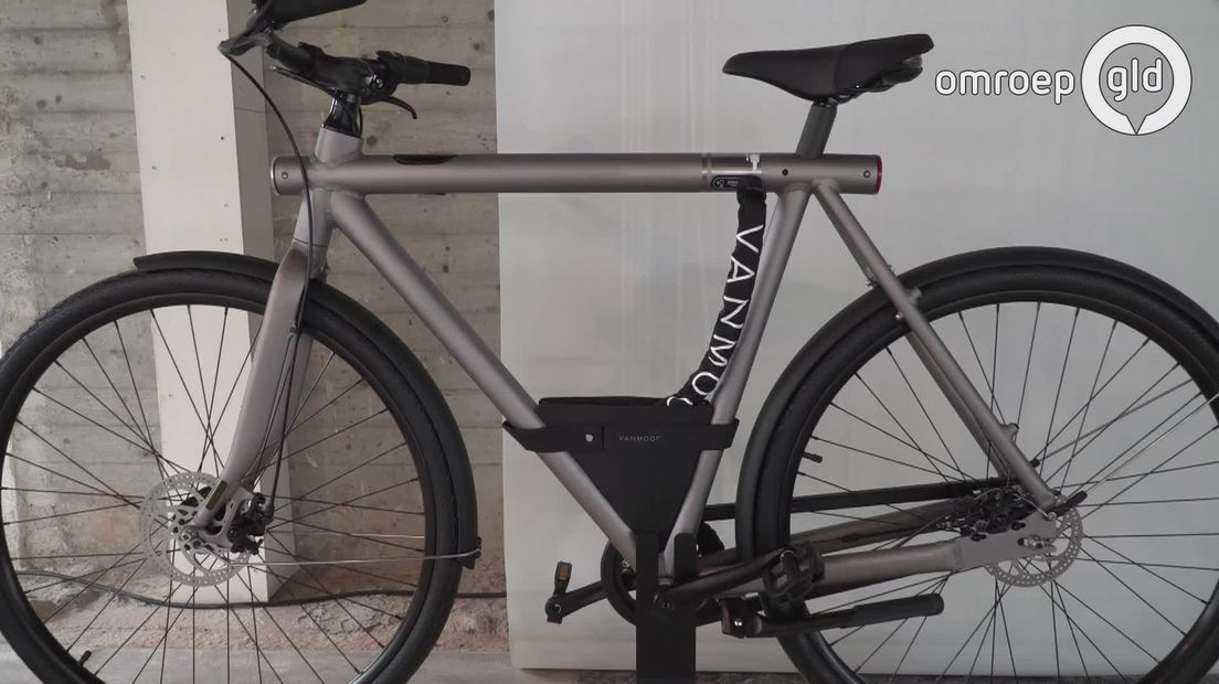Van een fiets met een 3D-geprint zadel tot een complete fiets van volledig recyclebare kunststof, van een ‘slimme’ fiets tot een geavanceerde ligfiets. Onder de naam Dutch Bike is het nieuwste, beste en meest bijzondere op het gebied van het Nederlands fietsontwerp te zien op een tentoonstelling in de binnenstad van Arnhem.