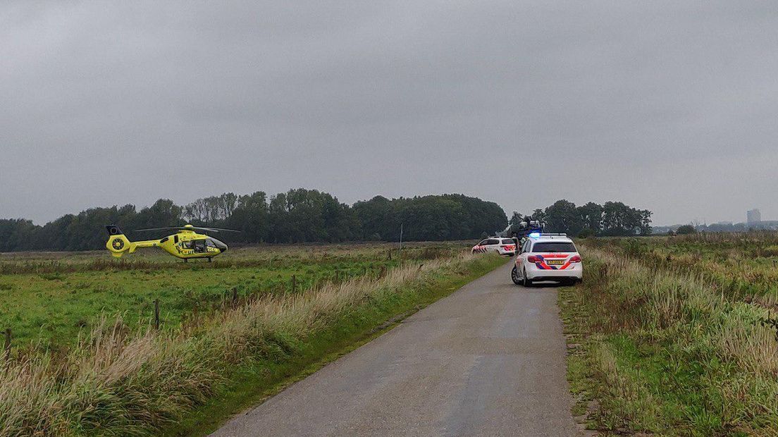 Een traumahelikopter kwam naar de plaats van het ongeluk (Rechten: De Vries Media)