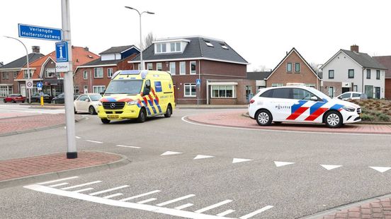 112 Nieuws | Fietser naar ziekenhuis na aanrijding in Rijssen. 112 Nieuws | Fietser naar ziekenhuis na aanrijding in Rijssen.