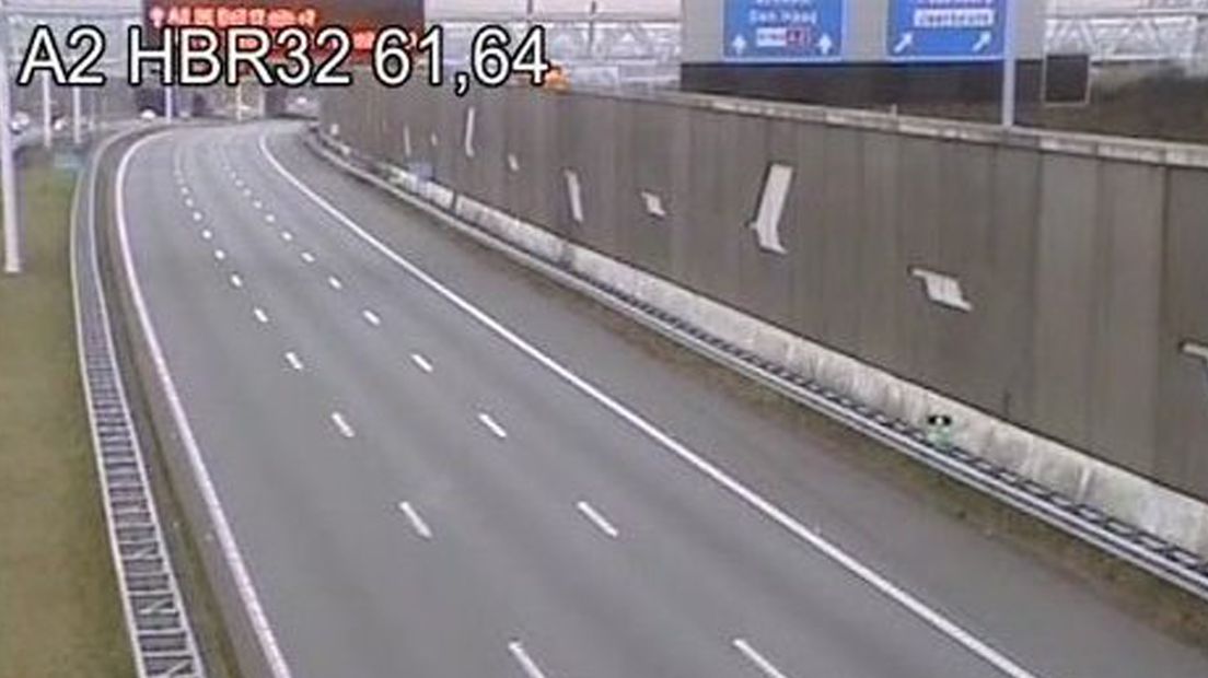 Een lege A2; door een onwelwording is de Leidsche Rijntunnel dicht