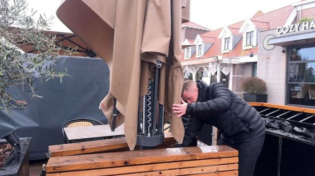 Voorzorgmaatregelen voor de storm begint.