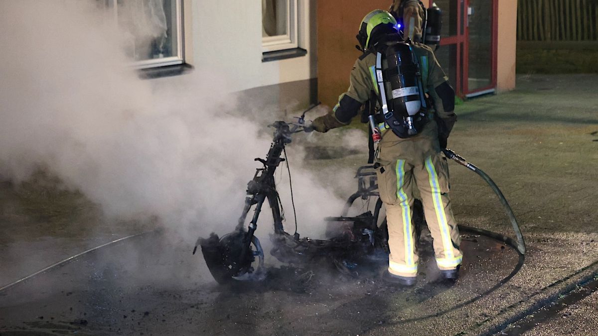Twee scooters in brand gestoken in Duindorp: politie houdt extra toezicht