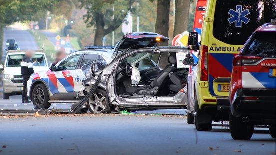 Meerdere gewonden in Ede nadat auto op boom botst