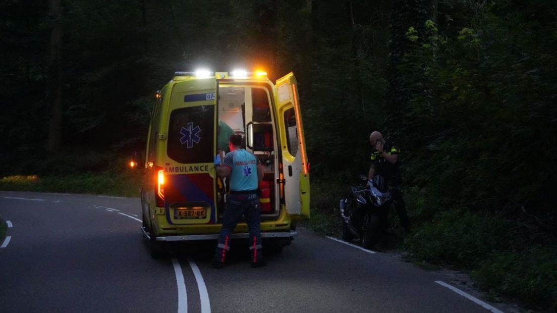 Een motorrijder raakt gewond bij een eenzijdig ongeval in Arnhem.