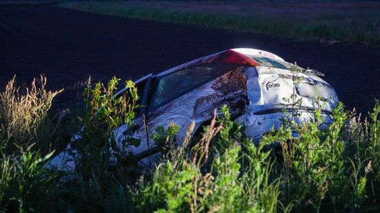 Bestuurder spoorloos na eenzijdig ongeluk op N391. Bestuurder spoorloos na eenzijdig ongeluk op N391.