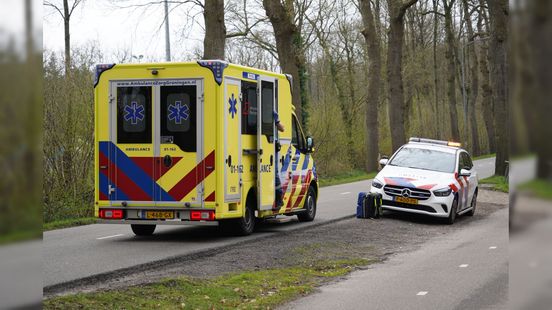 Wielrenner gewond bij ongeluk in Roden. Wielrenner gewond bij ongeluk in Roden.