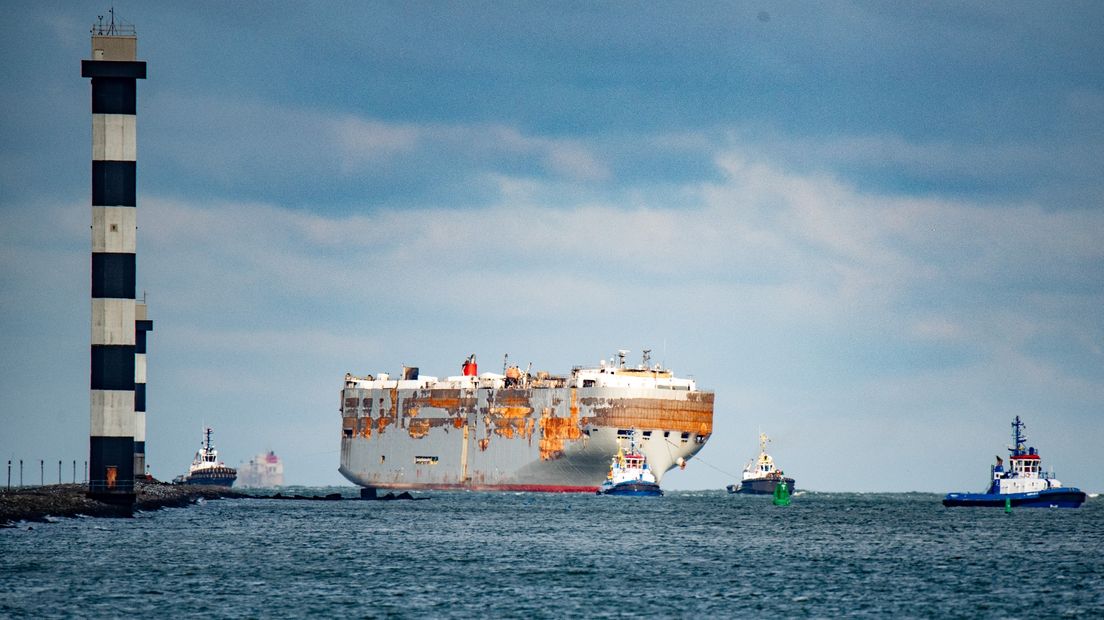 De Fremantle Highway in de haven van Rotterdam