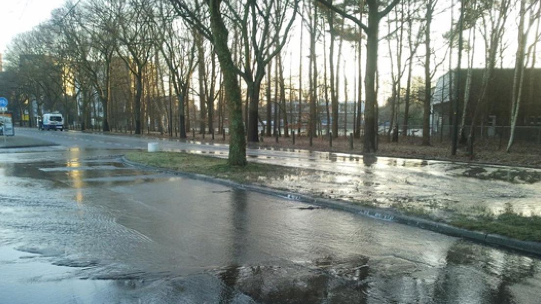 Politie Apeldoorn zonder water na leidingbreuk