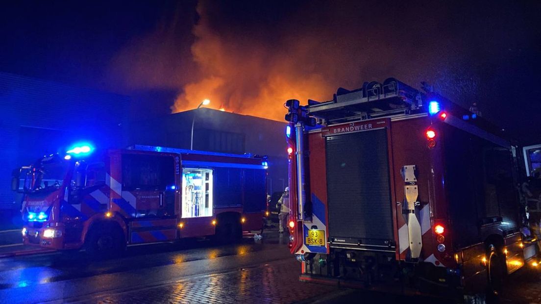 Brand in bedrijfspand Hengelo