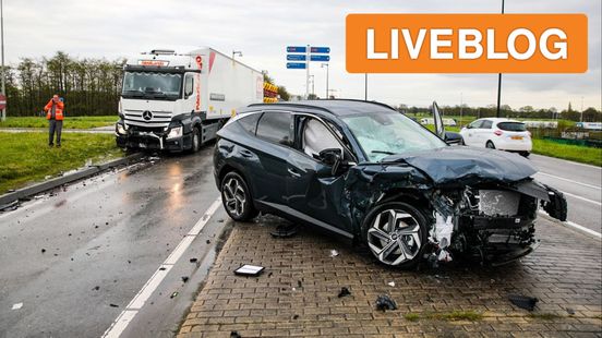 Ravage na ongeval • auto te water. Ravage na ongeval • auto te water.