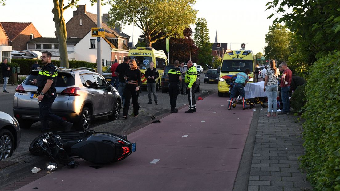 Twee scooterrijders gewond na botsing Kwintsheul