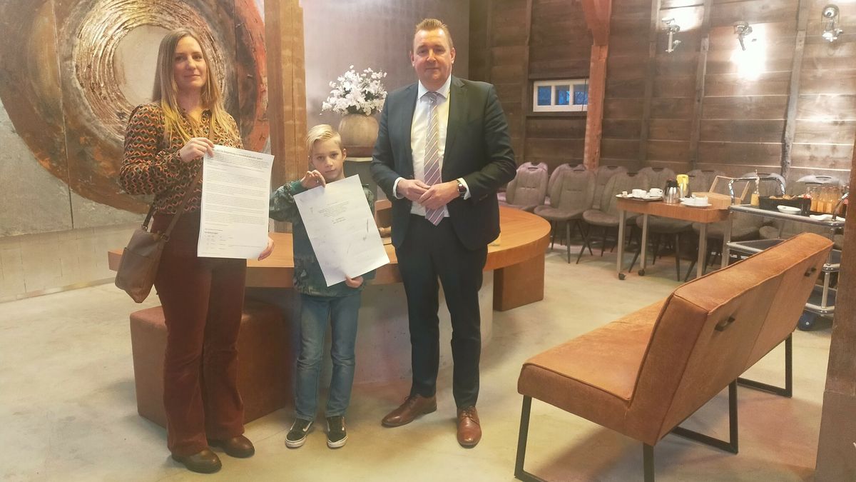 Leerlingen en ouders strijden voor het behoud van hun school in Hoedekenskerke