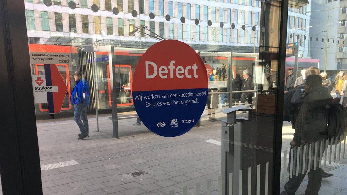 Defecte deuren bij Den Haag Centraal I