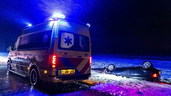 Meerdere snelwegen deels dicht door ongelukken door gladheid. Meerdere snelwegen deels dicht door ongelukken door gladheid.