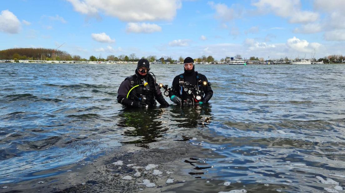 Roel van der Mast en Marcel Decraene na een duik in het Veerse Meer