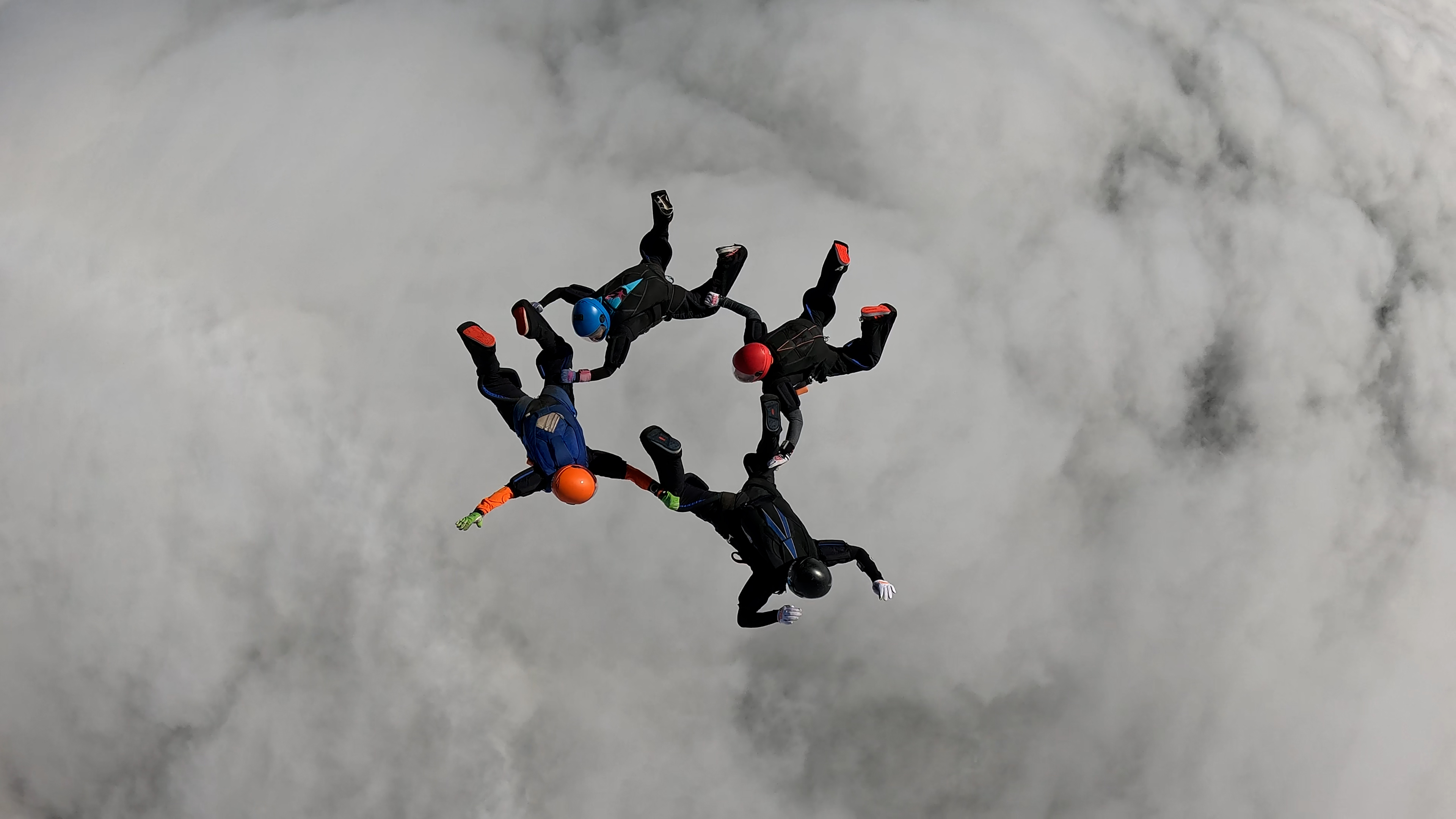 Team Funky Falcon in de wolken