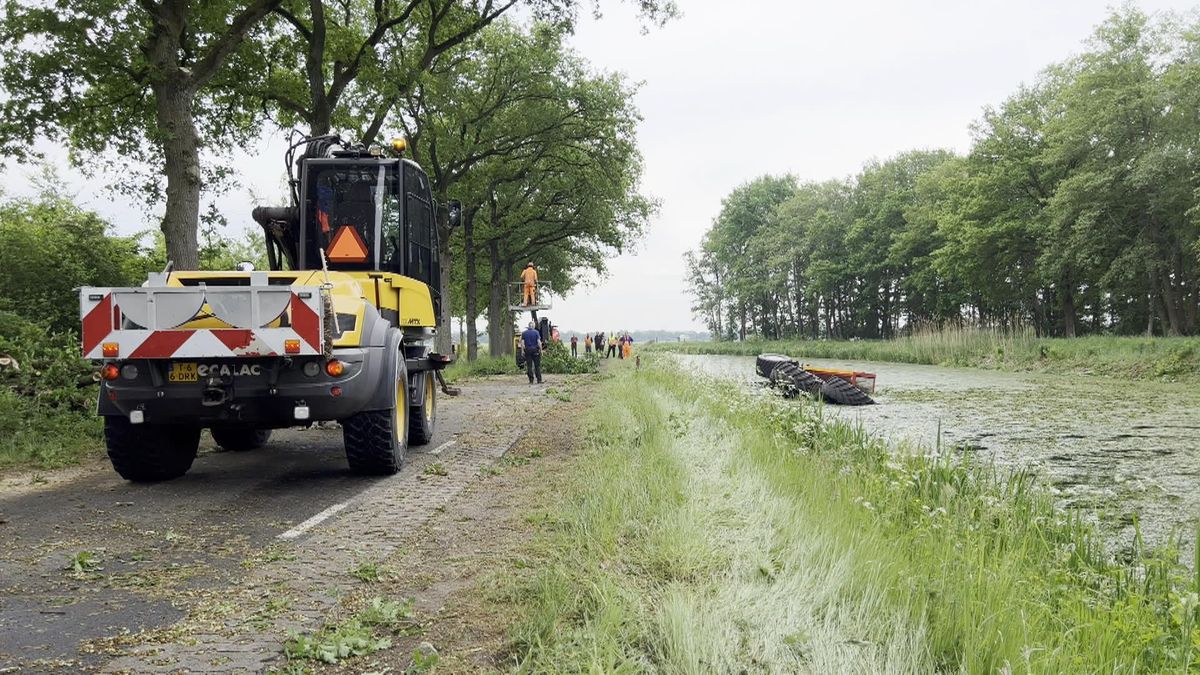 Trekker te water in Oosterhesselen