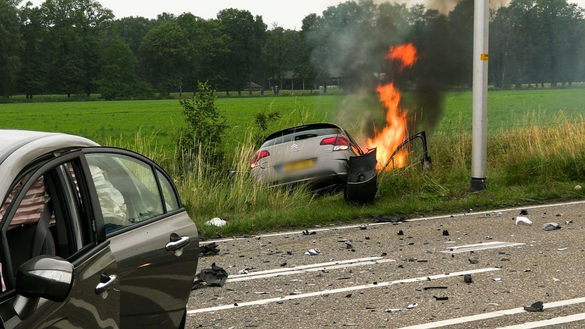N731 bij Glane afgesloten voor verkeer na frontale botsing
