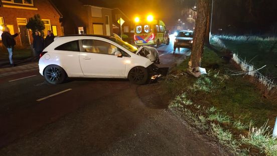 Botsing in Silvolde • autobrand bij natuurgebied