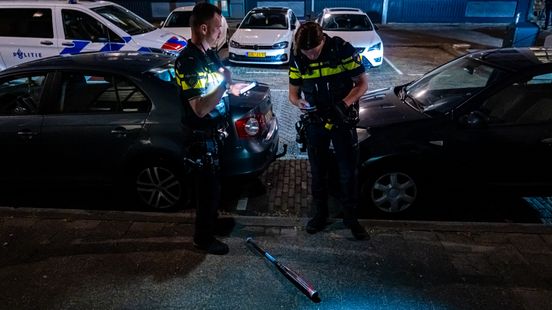 Slachtoffer naar ziekenhuis en honkbalknuppel gevonden na vechtpartij | Ravage na botsing in tunnel. Slachtoffer naar ziekenhuis en honkbalknuppel gevonden na vechtpartij | Ravage na botsing in tunnel.