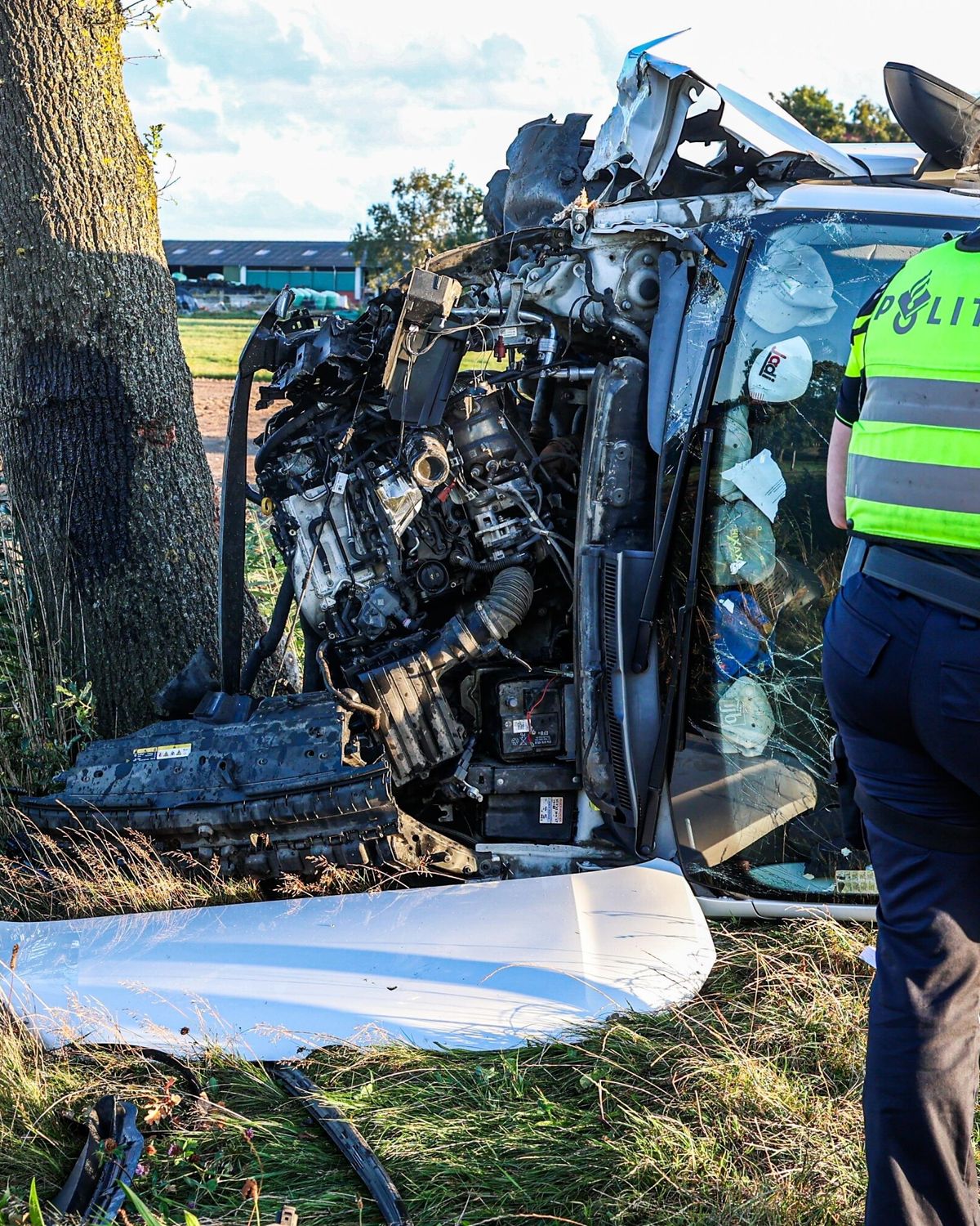 Bestelbus Kantelt Bij Doniaga Omrop Frysl n bestelbus-kantelt-bij-doniaga-omrop-frysl-n