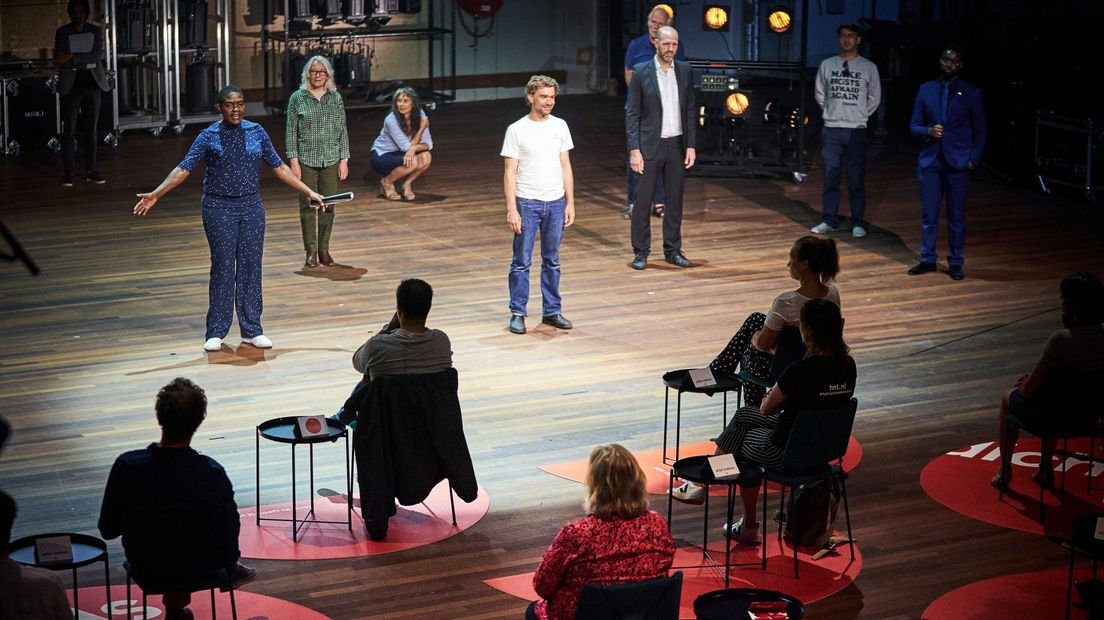 Voorstelling Het Nationale Theater in Koninklijke Schouwburg in Den Haag