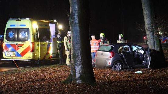 zware botsing Waalwijk • zwaargewonde man gevonden in tuin.
