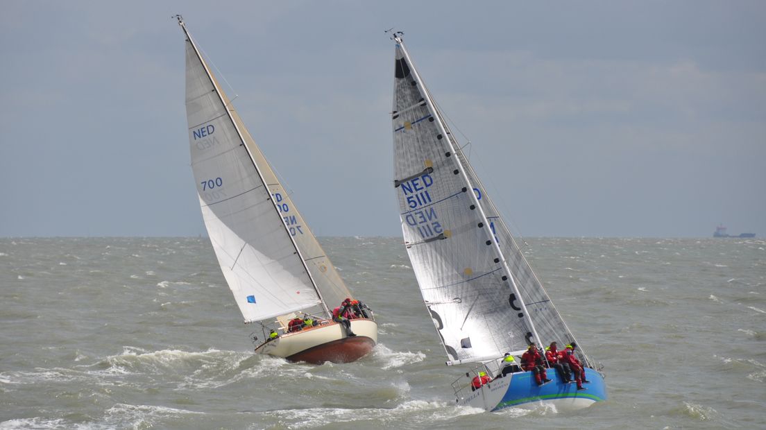 De Capella (rechts voor) in actie tijdens de Breskens Sailing Weekend